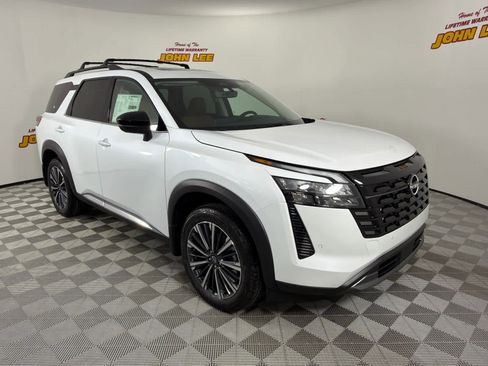 New 2026 Nissan Pathfinder Platinum AWD/4WD image 8