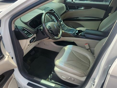 Used 2016 Lincoln MKX Reserve w/ Technology Package FWD image 16