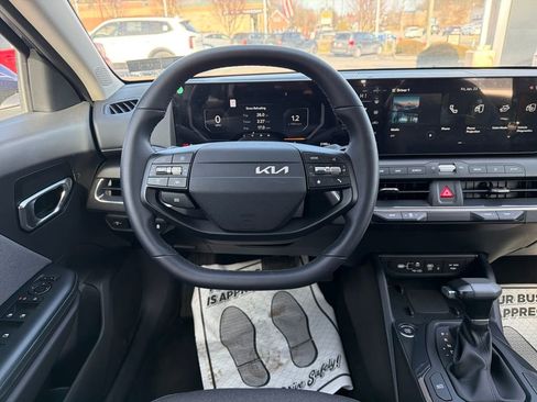 Certified 2025 Kia K4 EX image 16