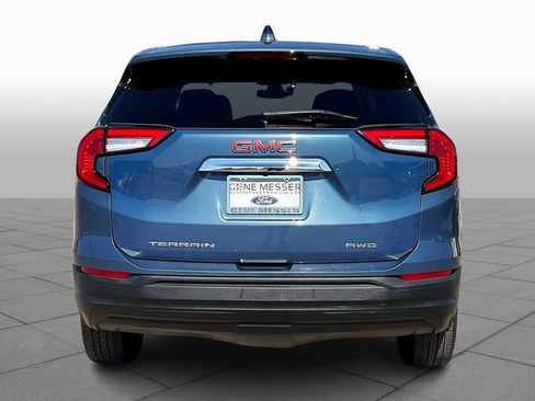 Used 2024 GMC Terrain SLE image 4