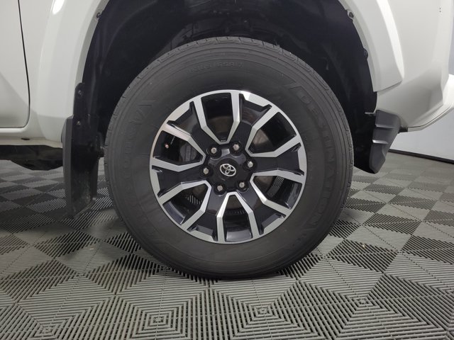 Used 2023 Toyota Tacoma TRD Sport w/ Technology Package AWD/4WD image 9