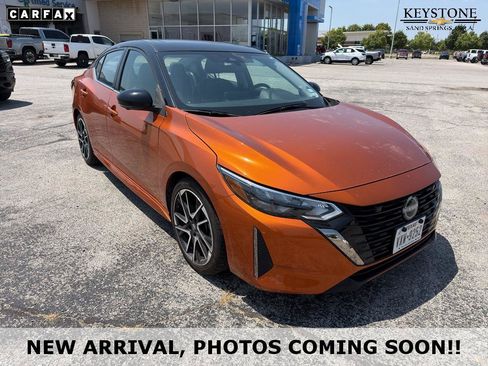 Used 2025 Nissan Sentra SR w/ SR Premium Package FWD image 1