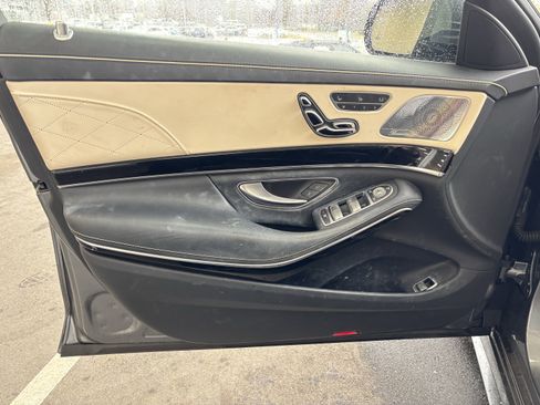 Used 2018 Mercedes-Benz S 560 4MATIC Sedan image 12