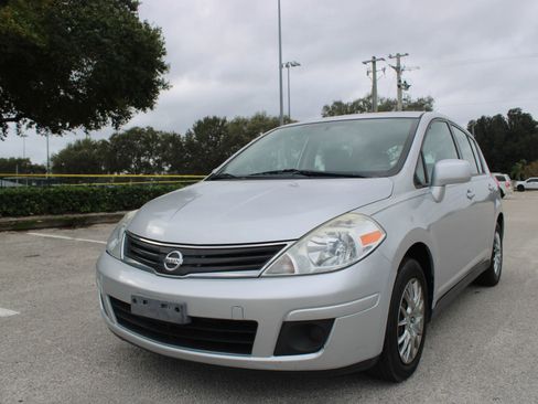 Used 2011 Nissan Versa 1.8 S image 1