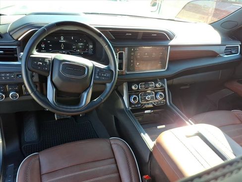 Used 2023 GMC Yukon Denali Ultimate image 21
