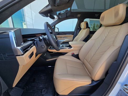 New 2026 Cadillac Escalade IQ Sport 2 w/ LPO, ONYX Package AWD/4WD image 10