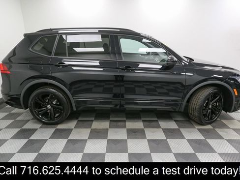 Certified 2023 Volkswagen Tiguan SE R-Line AWD/4WD image 9