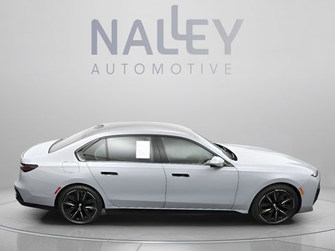 Used 2023 BMW 760i xDrive w/ Executive Package AWD/4WD image 20