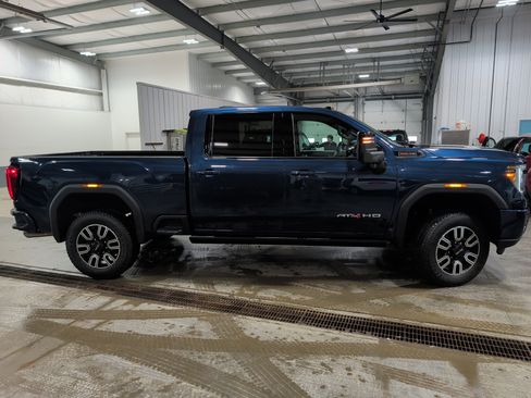 Used 2023 GMC Sierra 2500 AT4 w/ AT4 Premium Plus Package image 2