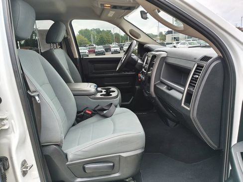 Used 2018 RAM 1500 Express w/ Express Value Package AWD/4WD image 9