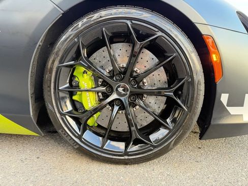 Used 2023 McLaren Artura RWD image 27