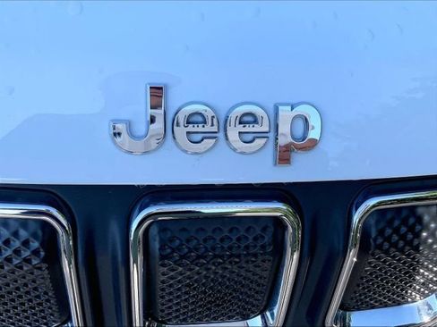 Used 2022 Jeep Compass Latitude AWD/4WD image 5