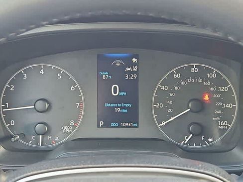 Certified 2025 Toyota Corolla Cross LE FWD image 27