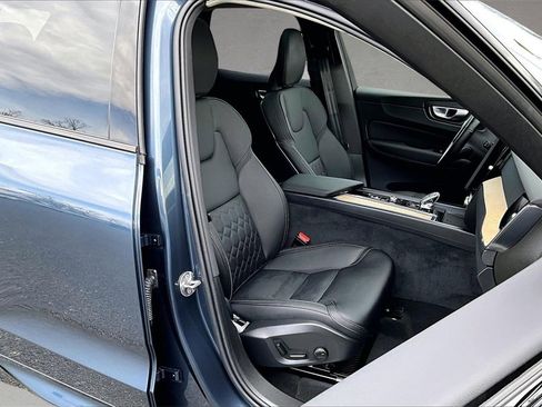 Certified 2026 Volvo XC60 B5 Plus w/ Climate Package image 29