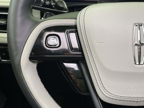 Used 2026 Lincoln Aviator Reserve AWD/4WD image 37