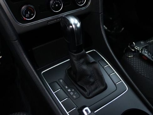 Used 2014 Volkswagen Passat 1.8T S image 11