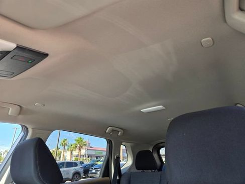 Used 2023 Nissan Rogue SV FWD image 11