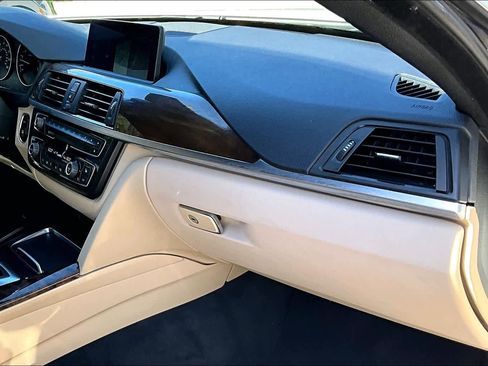 Used 2017 BMW 430i Convertible image 19