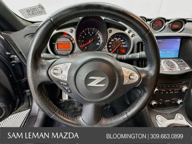 Used 2017 Nissan 370Z Touring RWD image 11