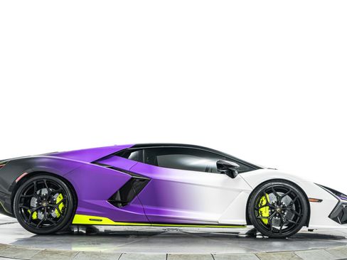 Used 2025 Lamborghini Revuelto AWD/4WD image 49