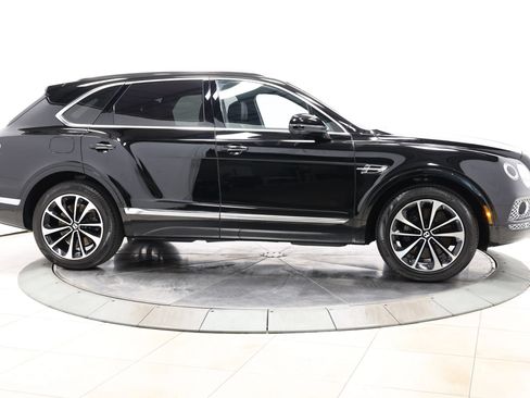 Used 2018 Bentley Bentayga AWD/4WD image 81