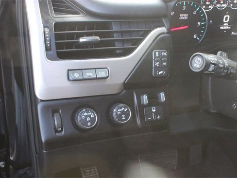 Used 2020 GMC Yukon Denali w/ Denali Premium Package image 10