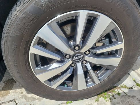 Used 2024 Nissan Pathfinder SL w/ Cargo Package FWD image 8