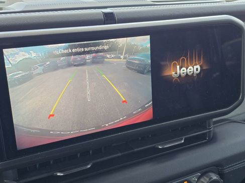 Used 2025 Jeep Wrangler Sahara w/ Technology Group image 24