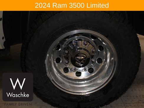 Used 2024 RAM 3500 Limited image 13
