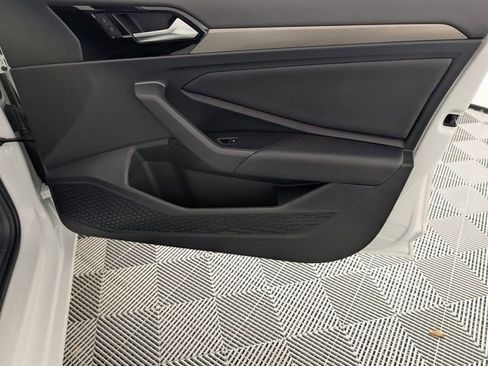 Used 2021 Volkswagen Jetta SEL Premium image 32