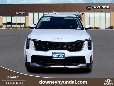 Used 2024 Kia Sorento S image 2