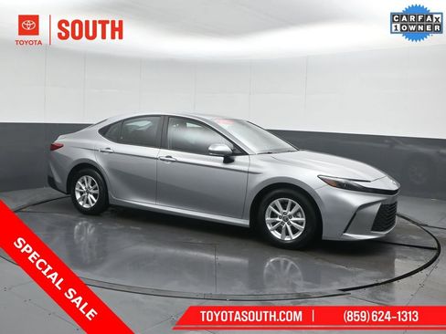 Used 2025 Toyota Camry LE image 1