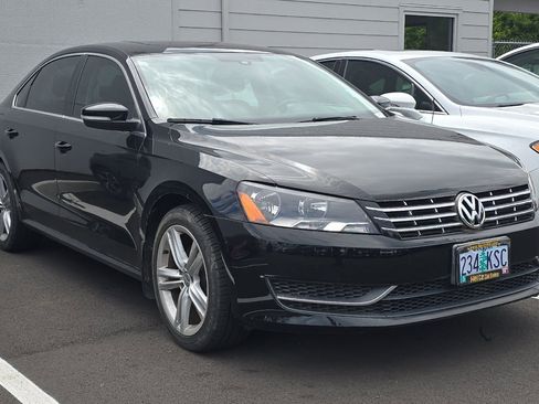Used 2015 Volkswagen Passat TDI SE FWD image 2