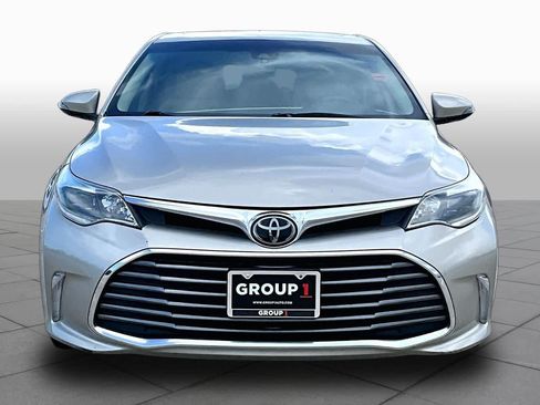 Used 2018 Toyota Avalon Limited FWD image 4