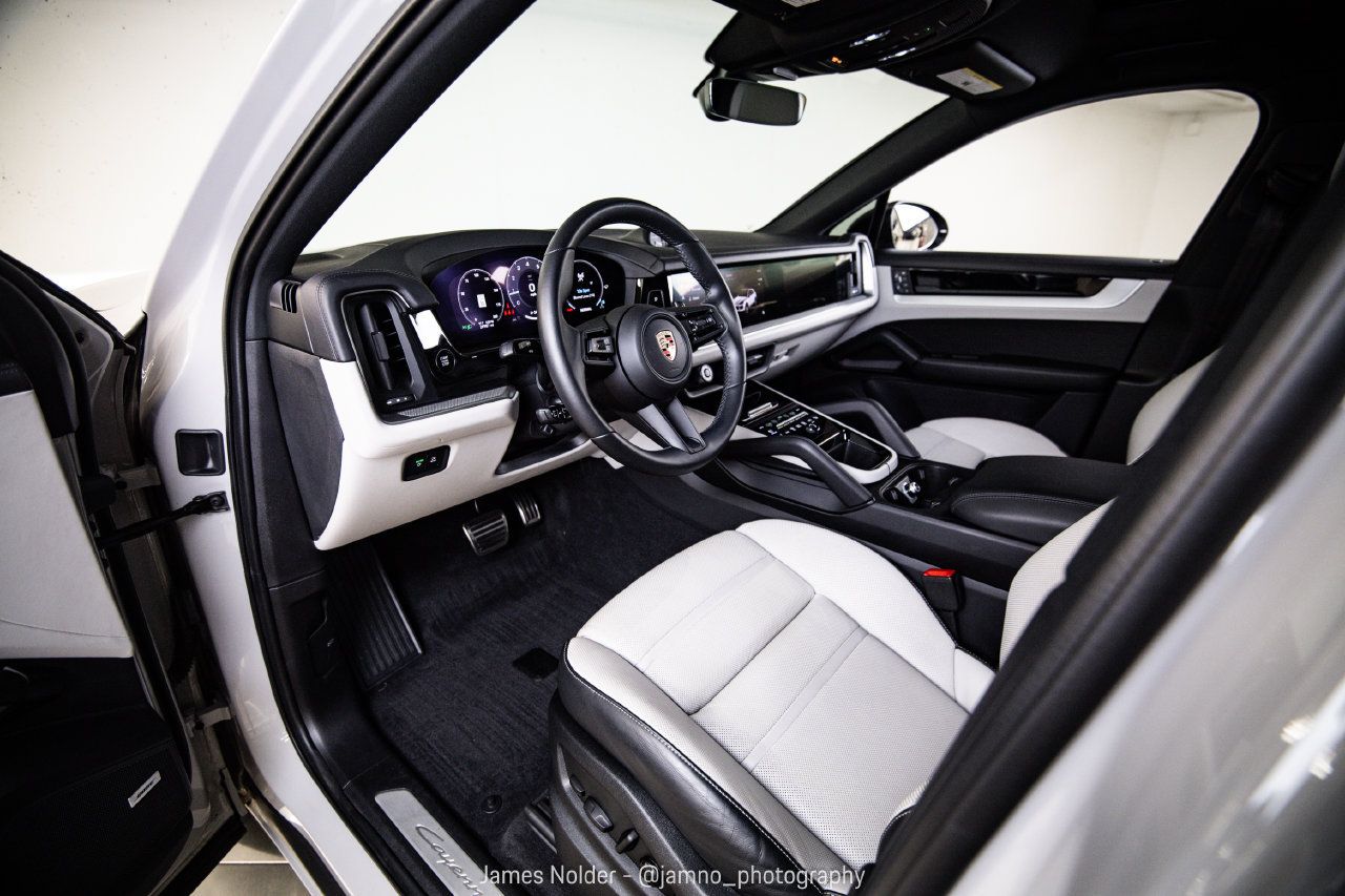 Certified 2024 Porsche Cayenne S AWD/4WD image 4
