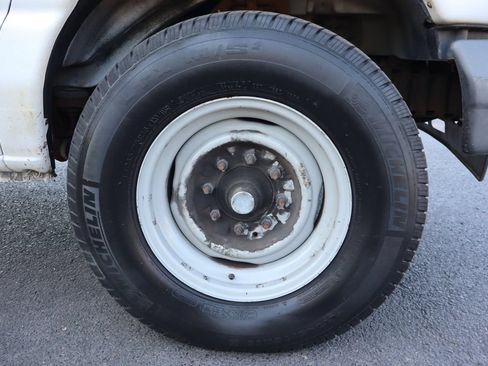 Used 2006 Ford E-250 and Econoline 250 RWD image 31