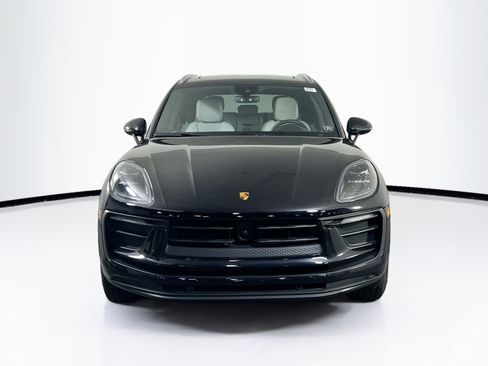 Used 2023 Porsche Macan image 2