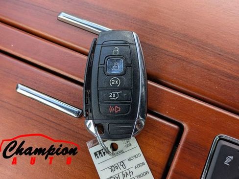 Used 2018 Lincoln Navigator Reserve w/ Technology Package AWD/4WD image 37