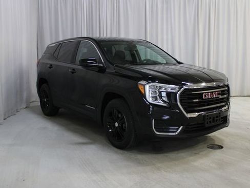 Used 2022 GMC Terrain SLE image 23