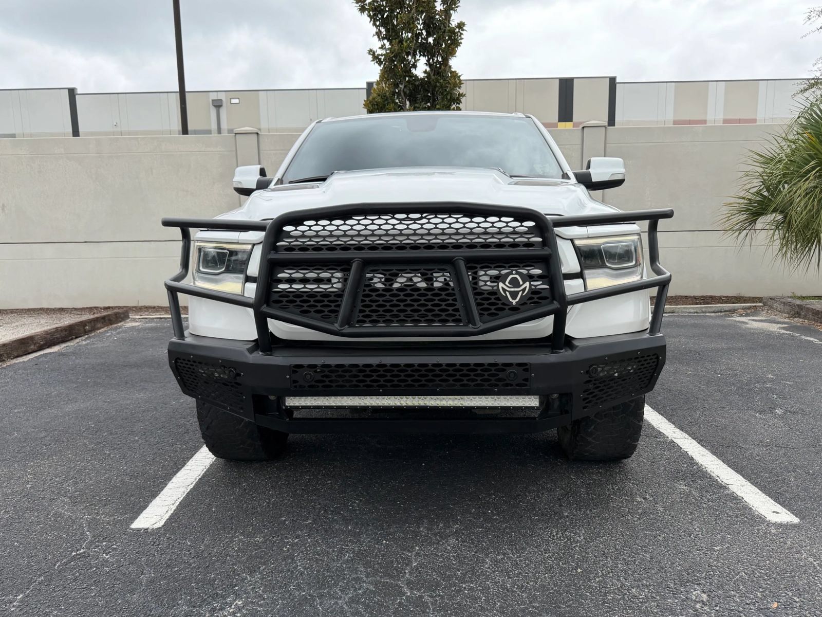 Used 2019 RAM 1500 Laramie w/ Sport Appearance Package AWD/4WD image 2
