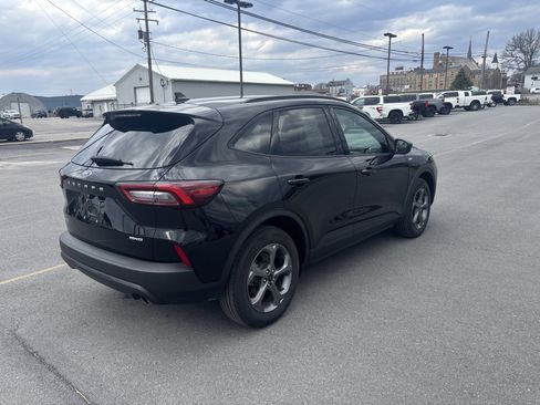 Used 2025 Ford Escape ST-Line image 3