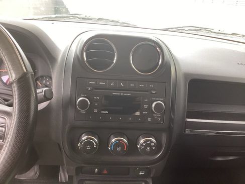 Used 2014 Jeep Patriot Sport AWD/4WD image 2