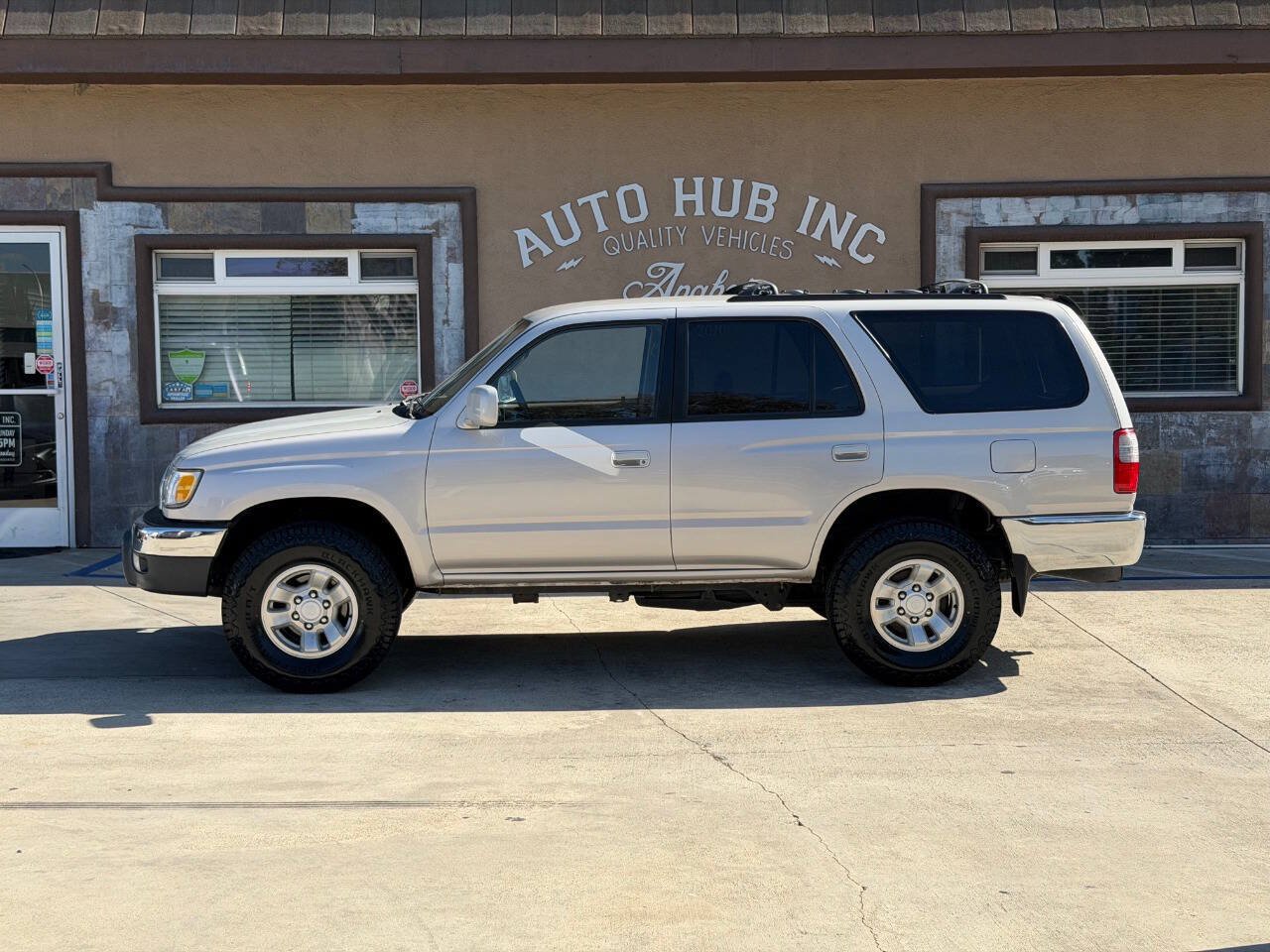 Used 1999 Toyota 4Runner SR5 RWD image 6