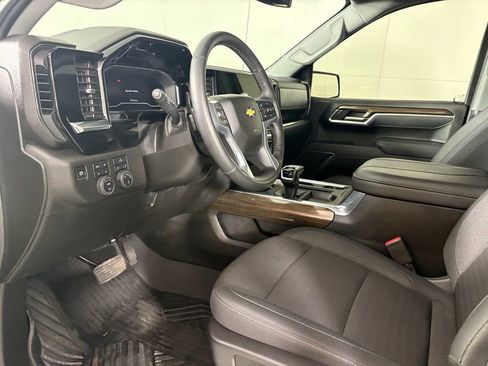 Used 2025 Chevrolet Silverado 1500 LT w/ Z71 Off-Road Package image 23