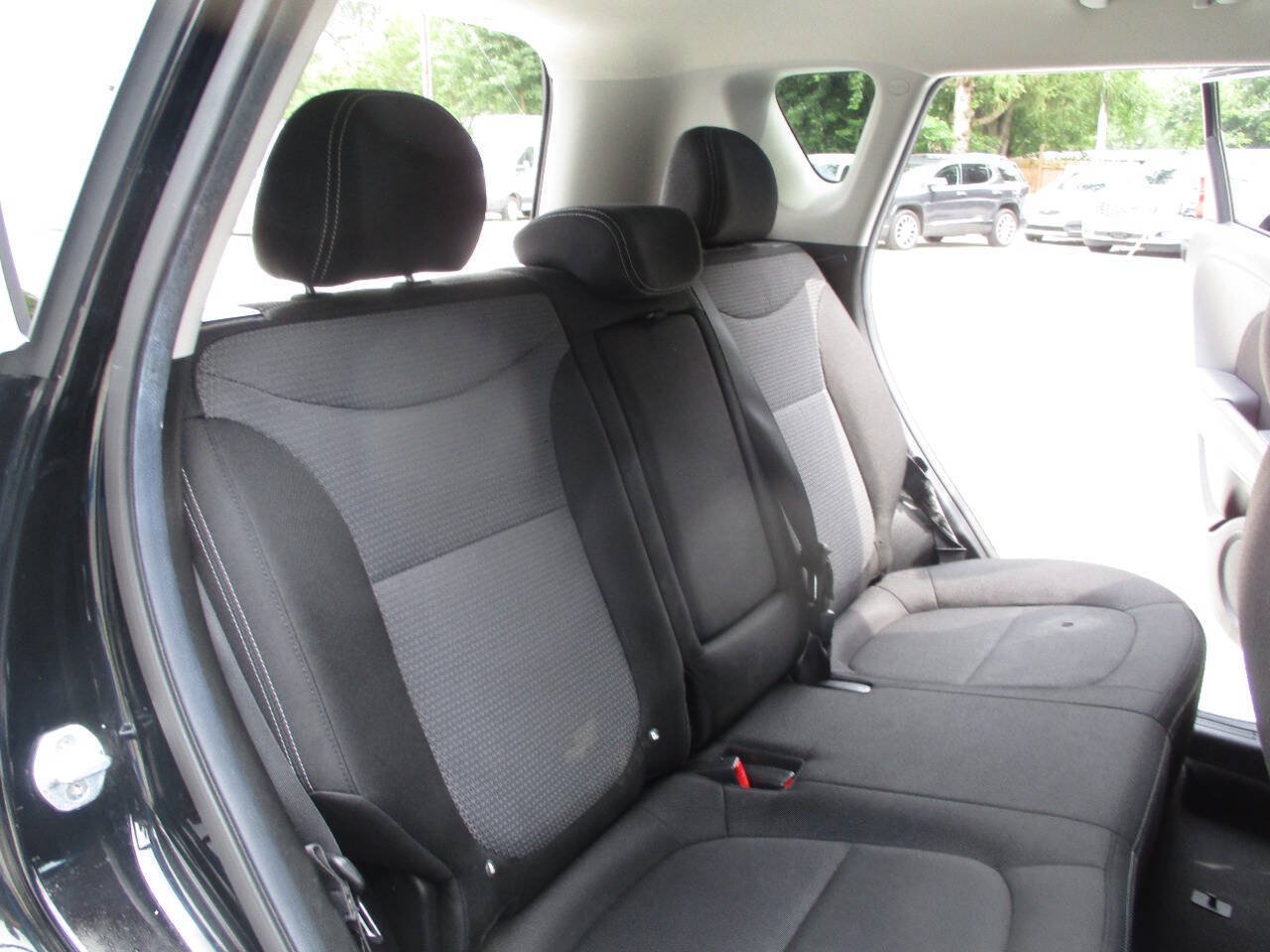 Used 2017 Kia Soul + FWD image 27