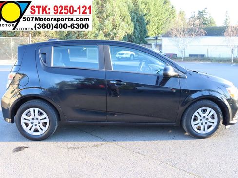 Used 2020 Chevrolet Sonic LT FWD image 10