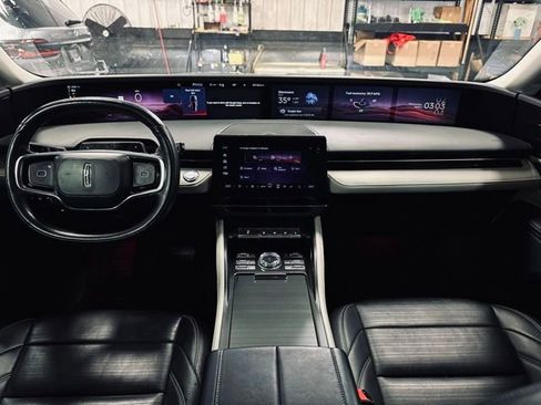 Used 2024 Lincoln Nautilus Reserve image 24