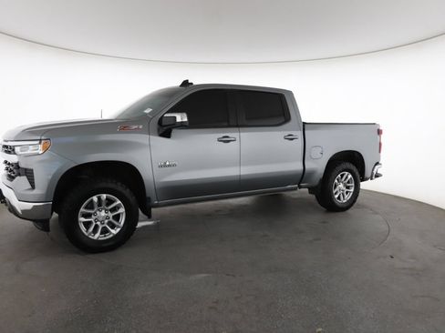 Used 2023 Chevrolet Silverado 1500 LT w/ Z71 Off-Road Package AWD/4WD image 6