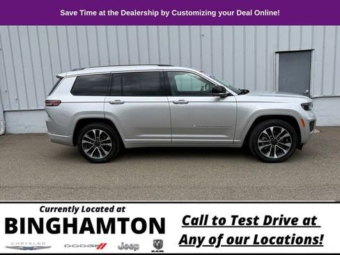 Used 2022 Jeep Grand Cherokee L Overland w/ Luxury Tech Group IV image 5