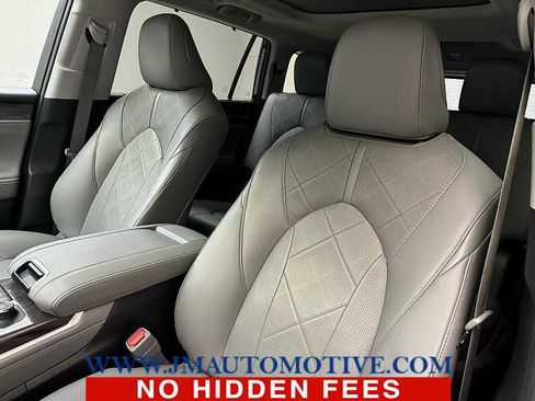 Used 2021 Toyota Highlander Platinum image 13